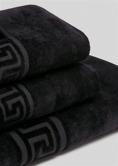 versace bath towel set.